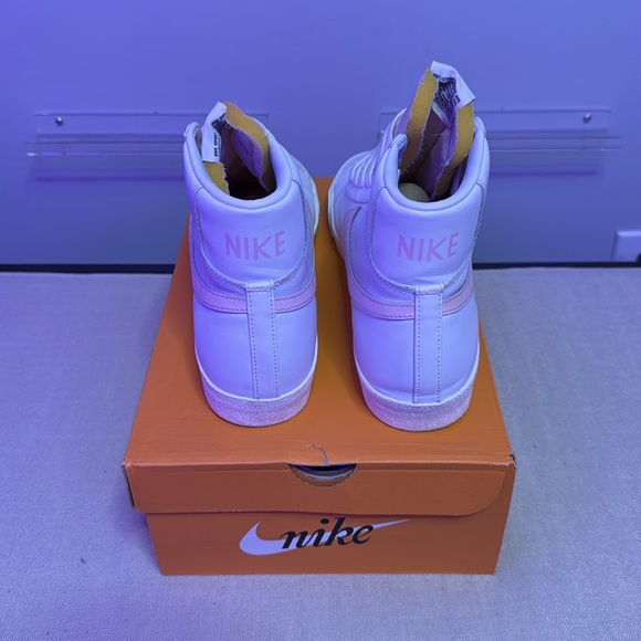 Nike Blazer Mid 77 Vintage High Top Sneakers - Picture 3 of 4